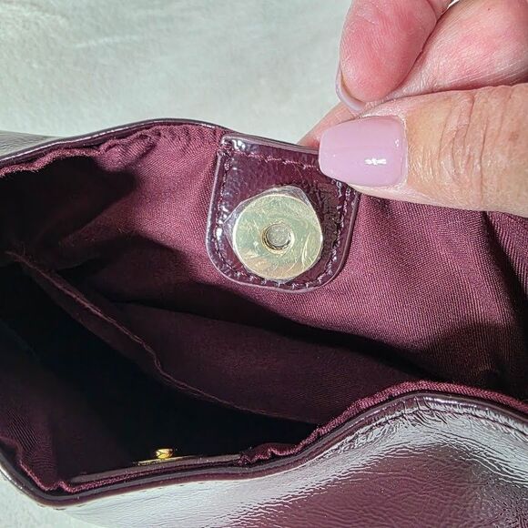 Old Navy Mini Hobo Bag Burgundy Magnet Snap Close Interior Pocket Vegan Leather - Picture 3 of 6